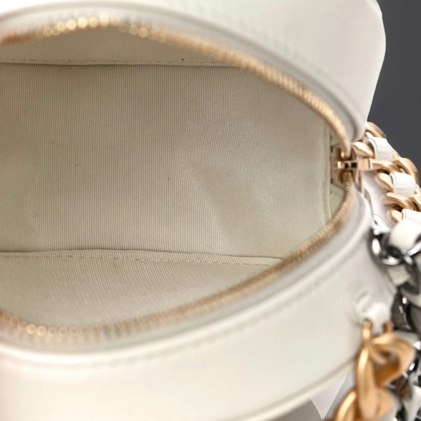 Goatskin Quilted Chanel 19 Round Clutch With Chain White