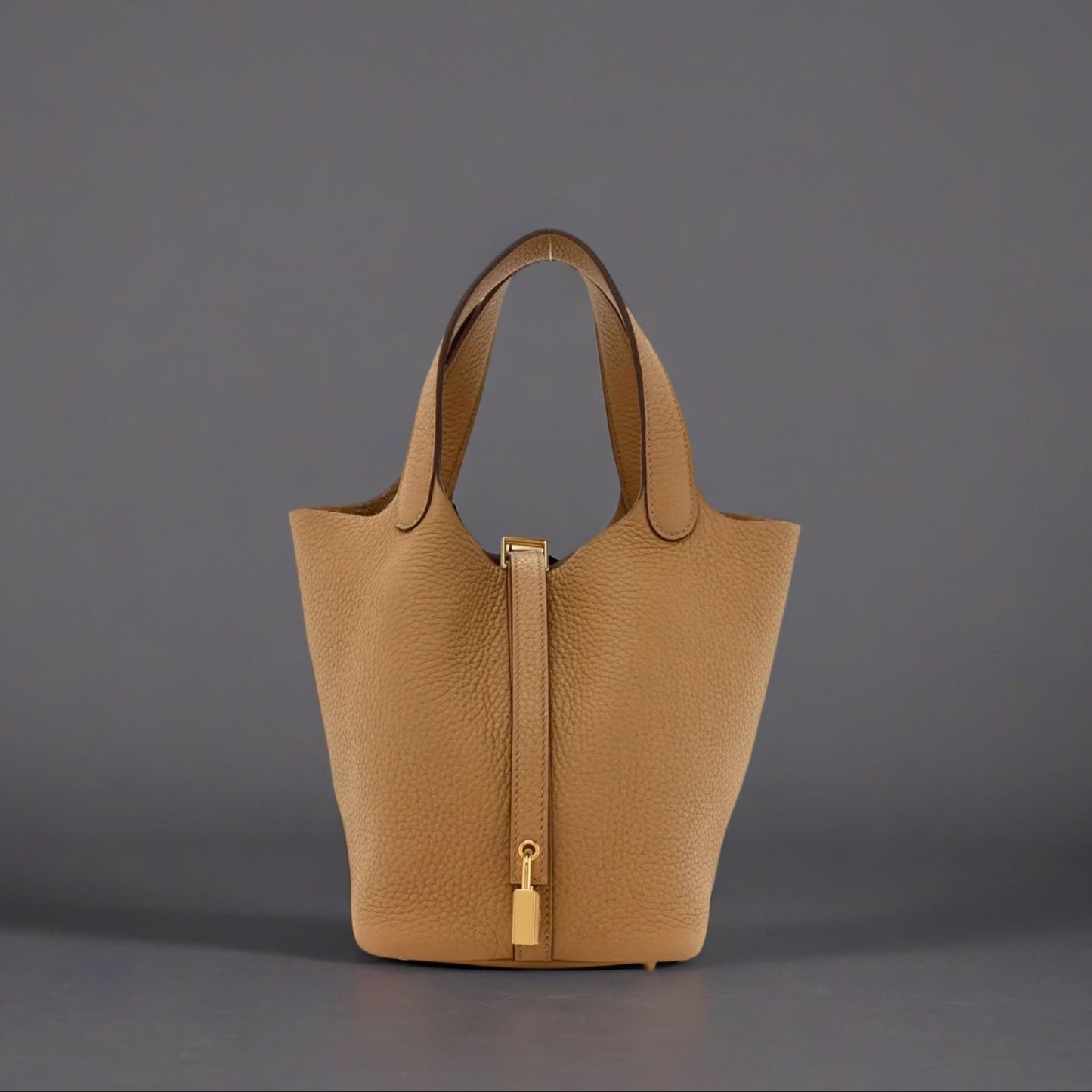 Taurillon Clemence Picotin Lock 18 PM Biscuit