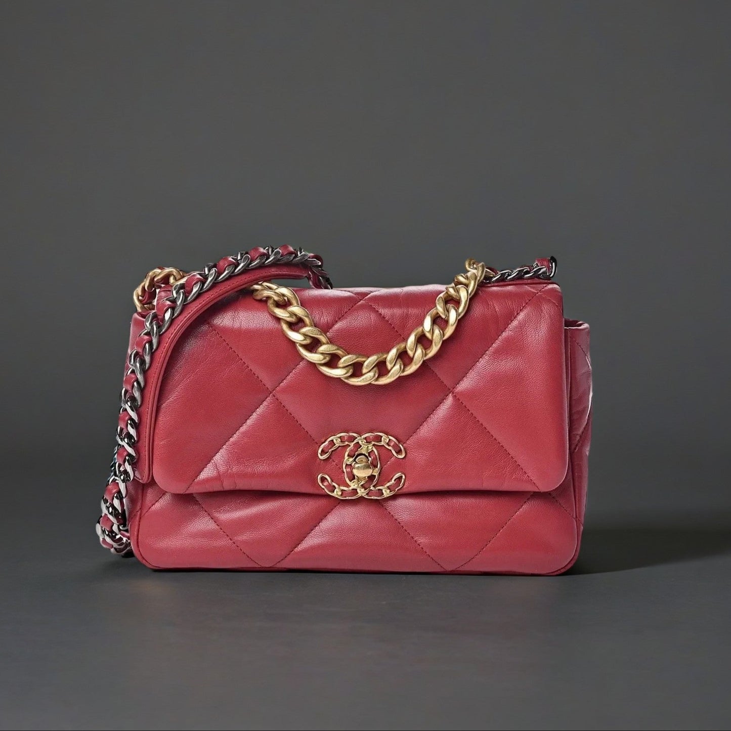Lambskin Quilted Medium Chanel 19 Flap Red