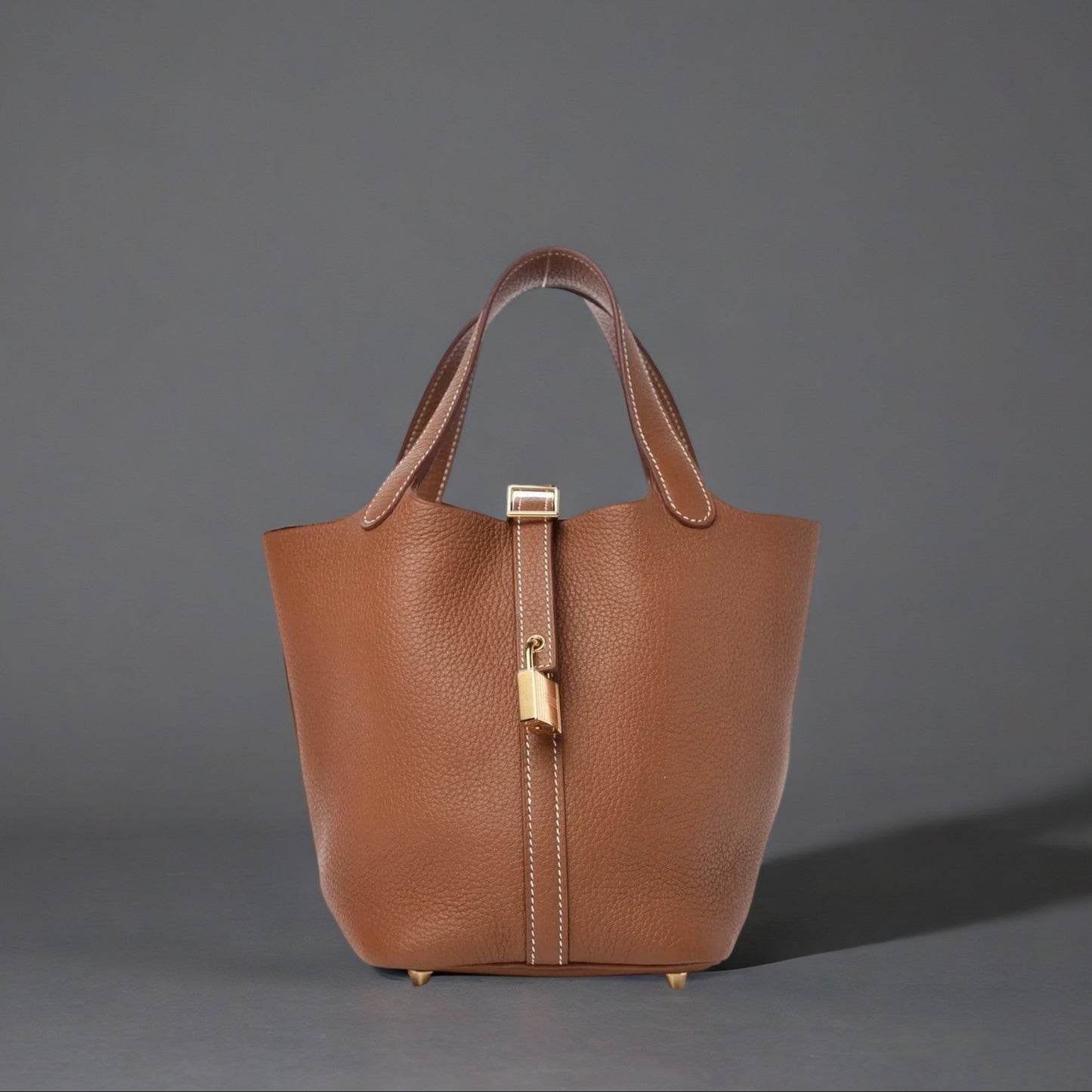 Taurillon Clemence Picotin Lock 18 PM Gold