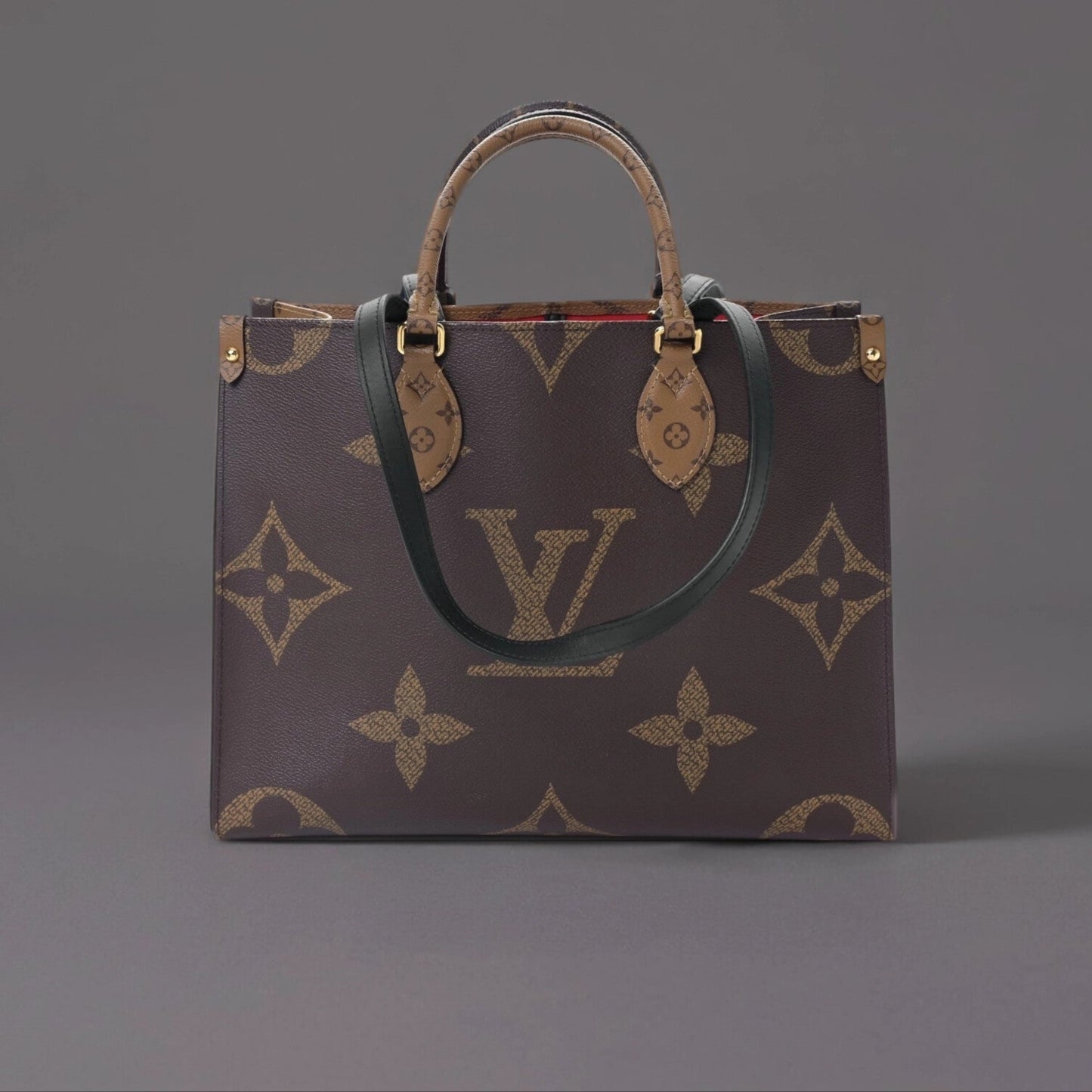 Reverse Monogram Giant Onthego MM