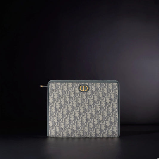 Oblique Medium 30 Montaigne Pouch Grey