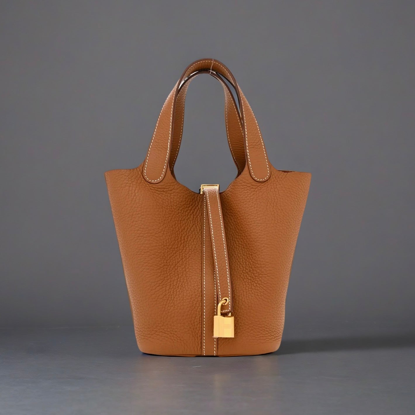 Taurillon Clemence Picotin Lock 18 PM Gold