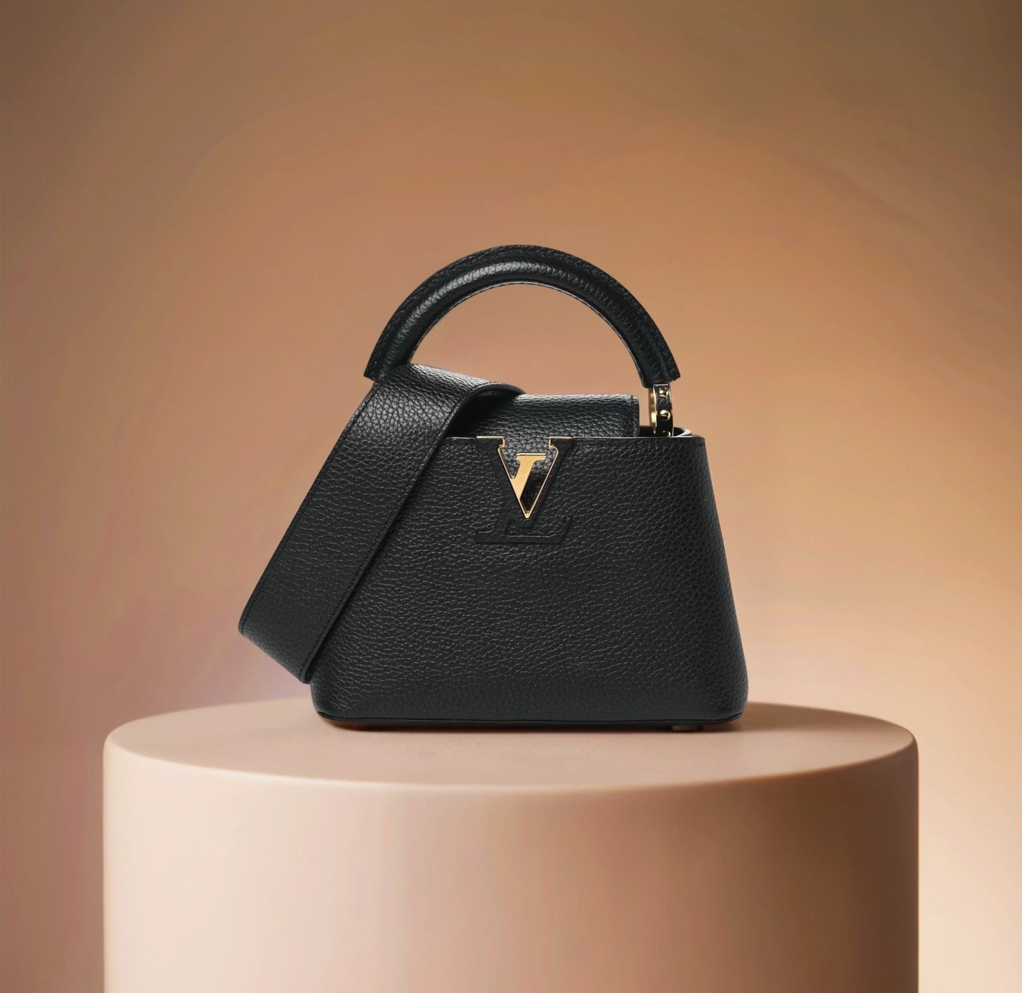 Taurillon Capucines Mini Black