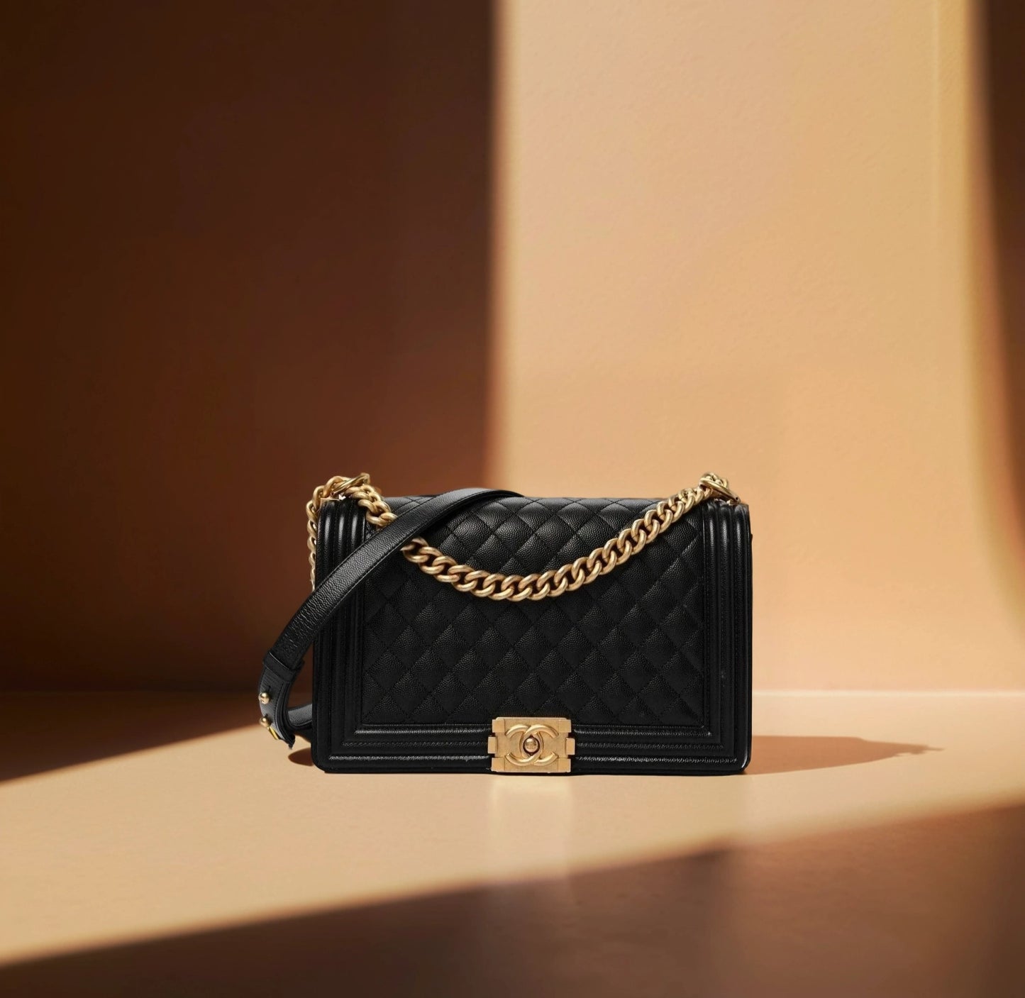 Caviar Quilted New Medium Boy Flap Black