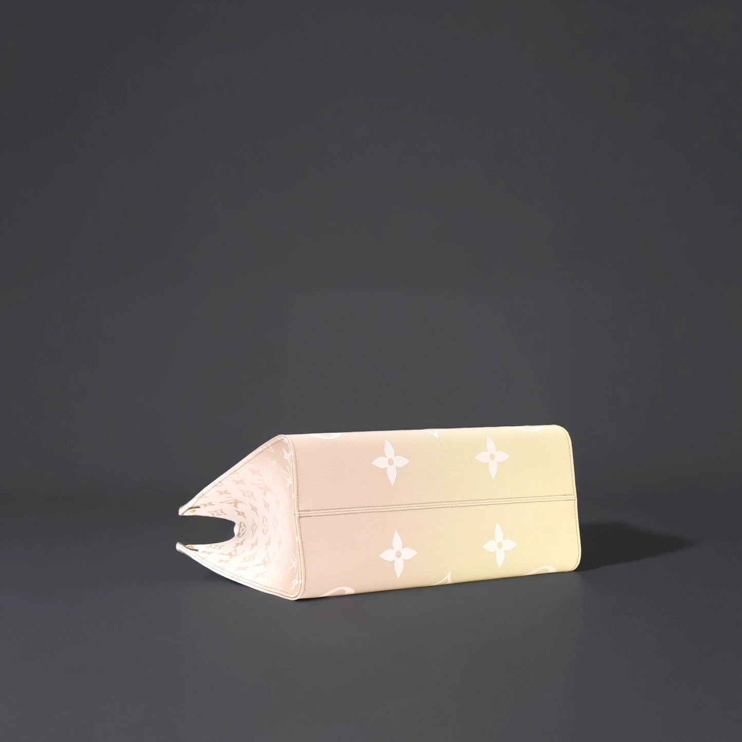 Monogram Giant Spring In The City OnTheGo MM Sunset Kaki