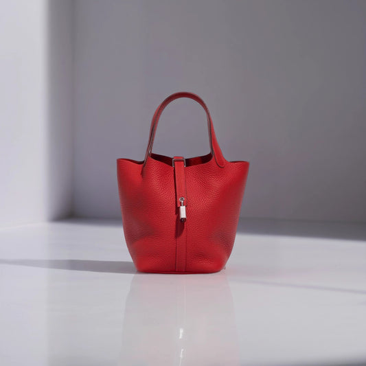 Taurillon Clemence Picotin Lock 18 PM Rouge Casaque