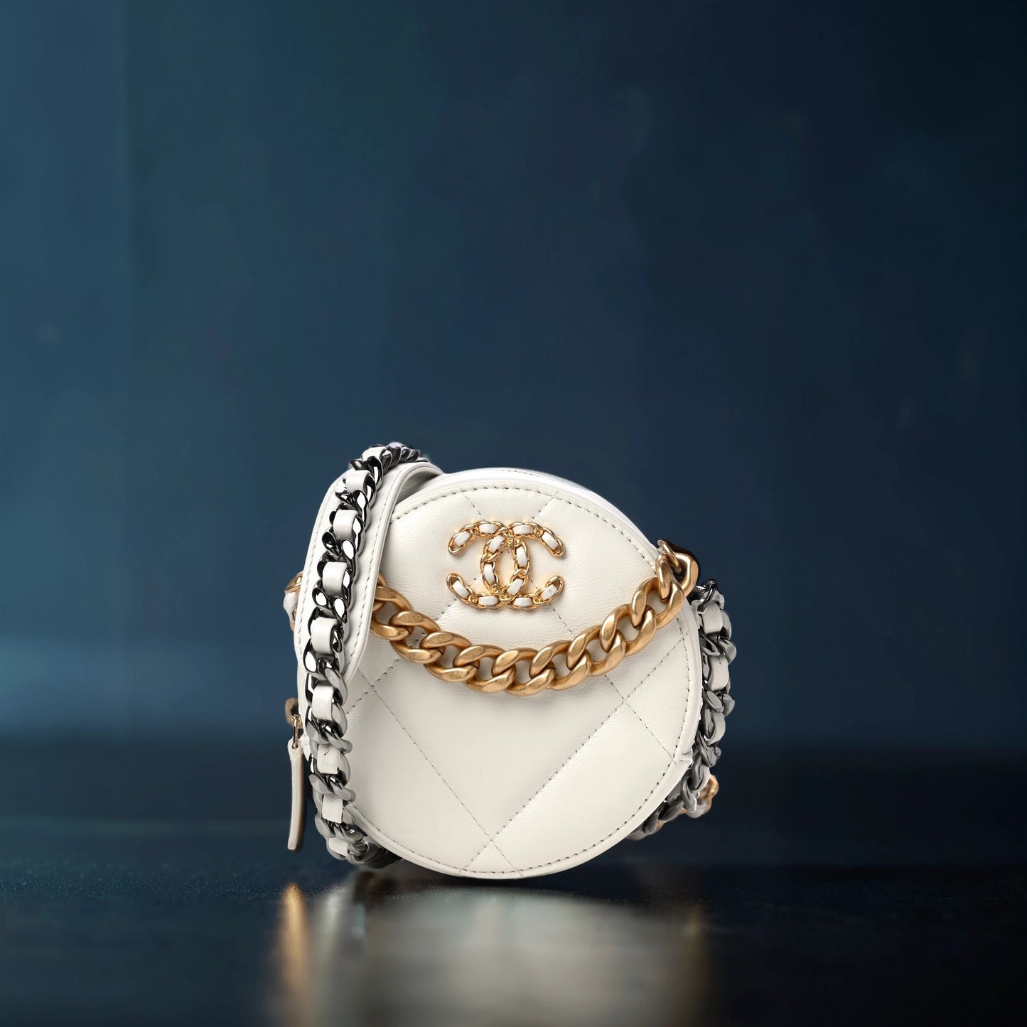 Goatskin Quilted Chanel 19 Round Clutch With Chain White