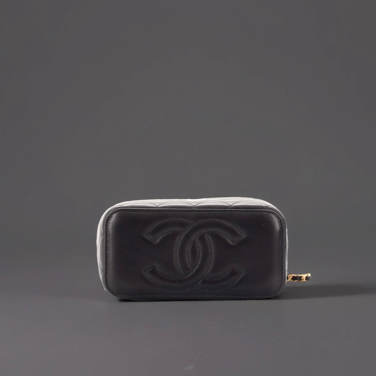 Lambskin Quilted Small Top Handle Vanity Case With Chain Black