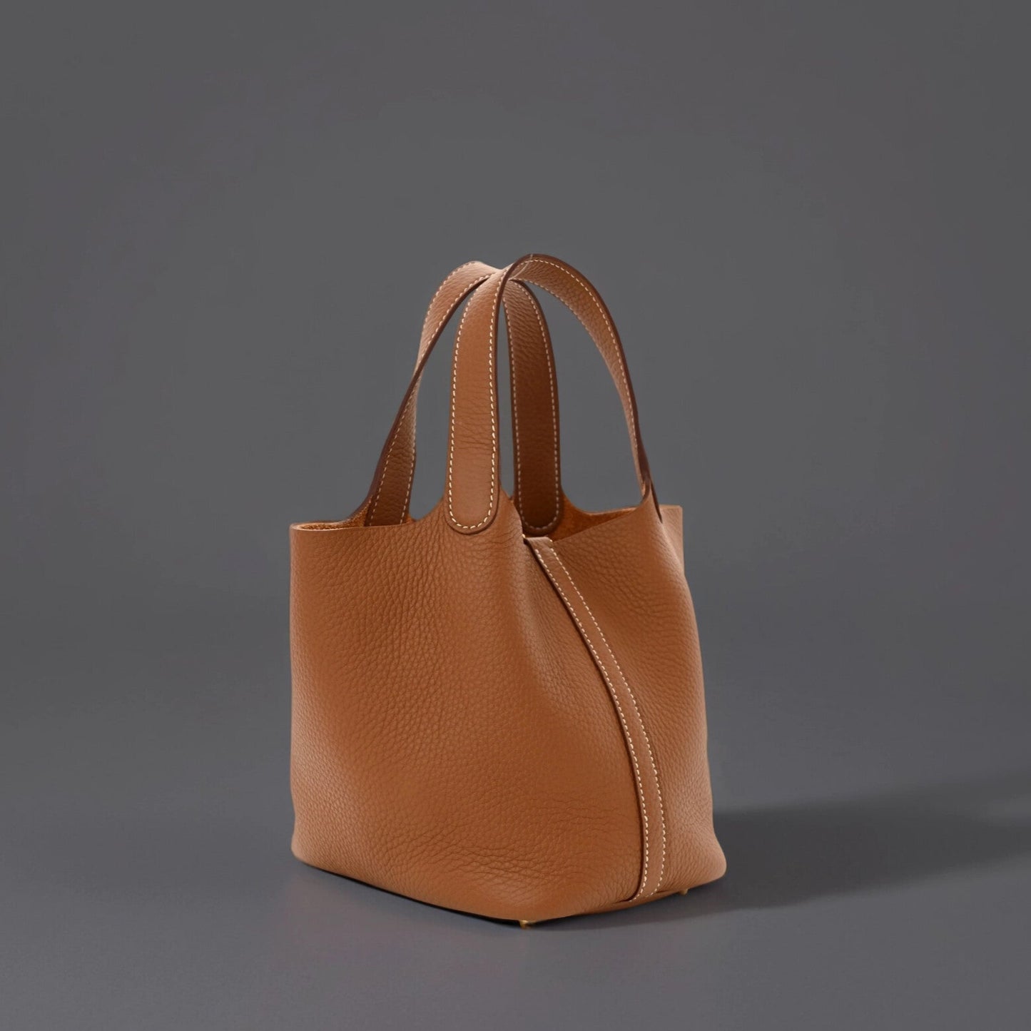 Taurillon Clemence Picotin Lock 18 PM Gold