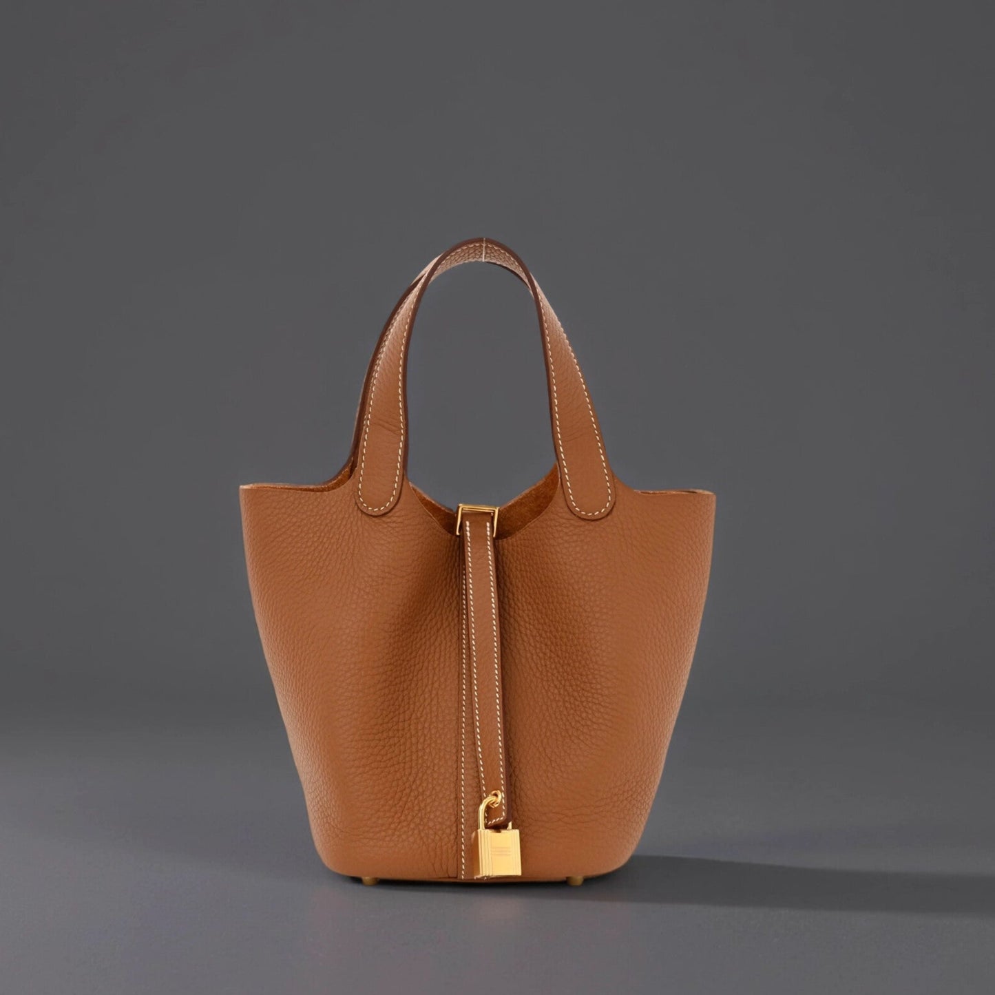 Taurillon Clemence Picotin Lock 18 PM Gold