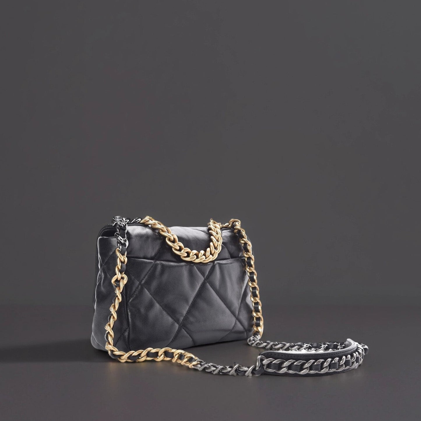 Lambskin Quilted Medium Chanel 19 Flap Black