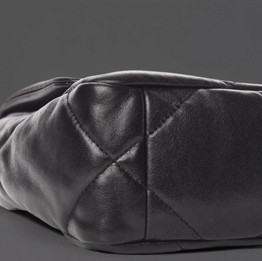 Lambskin Quilted Medium Chanel 19 Flap Black
