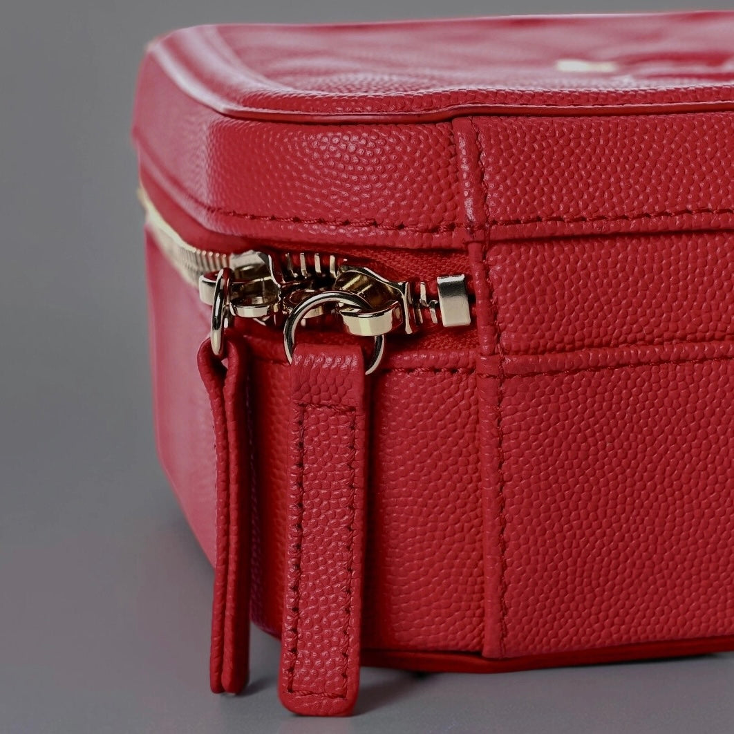 Caviar Quilted Medium CC Filigree Vanity Case Red