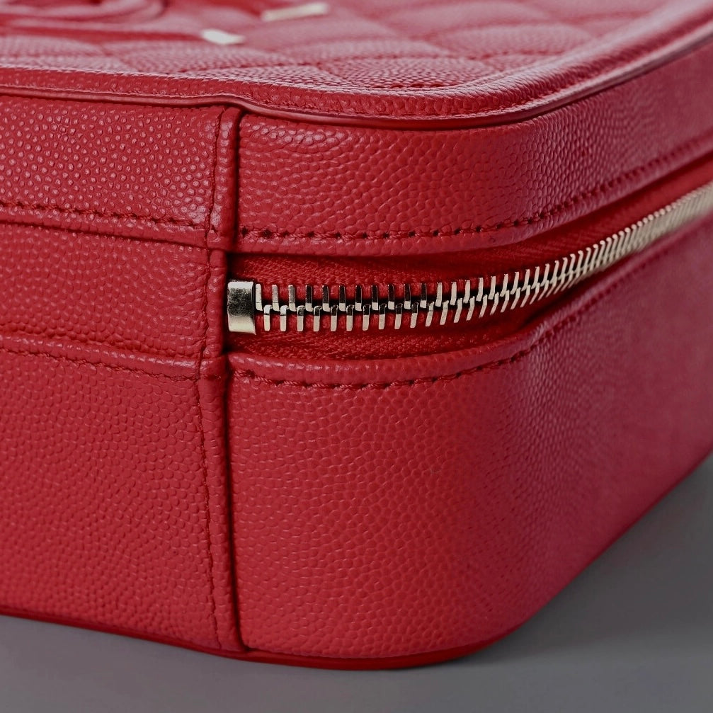 Caviar Quilted Medium CC Filigree Vanity Case Red