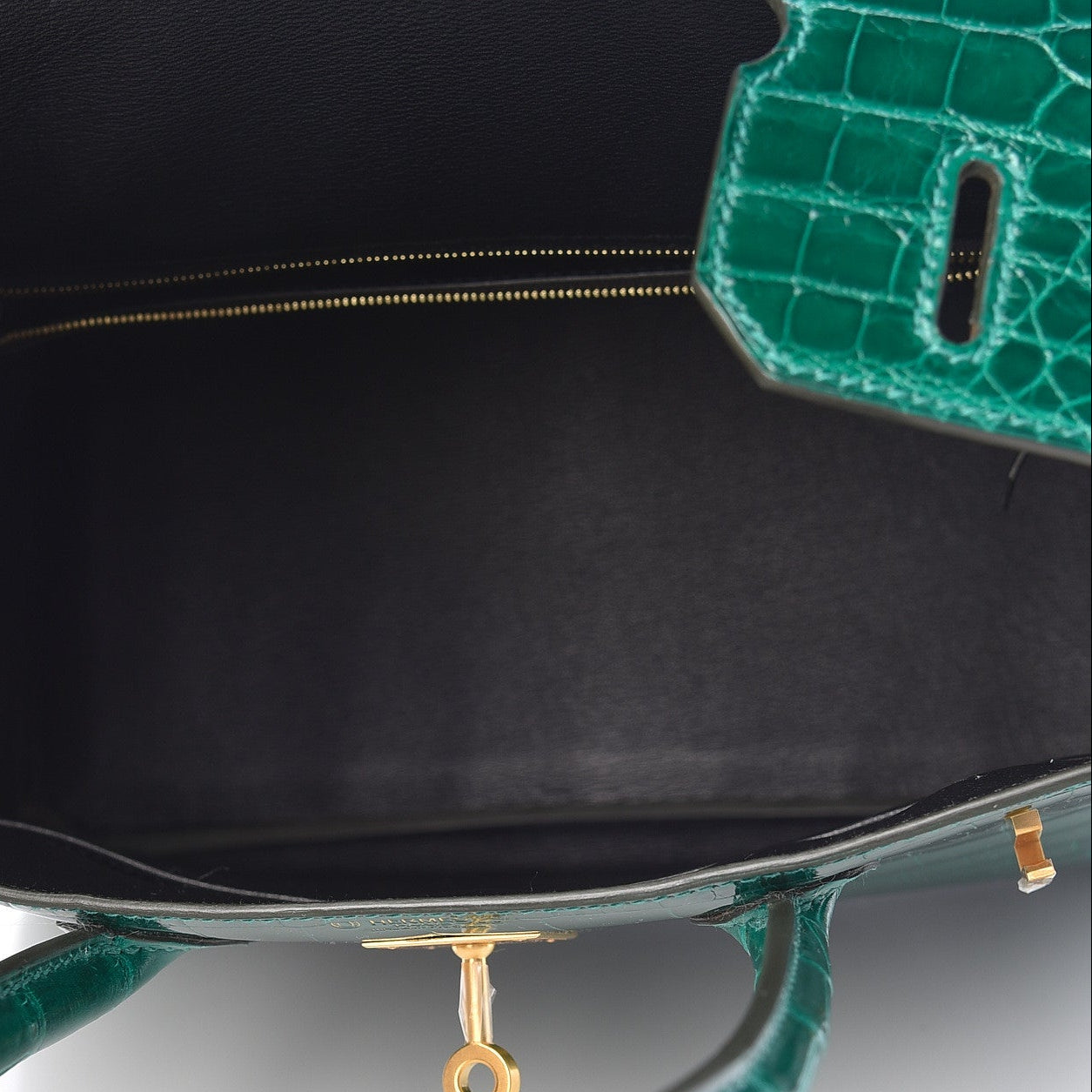 Shiny Niloticus Crocodile Horseshoe Birkin 30 Vert Emeraude Black