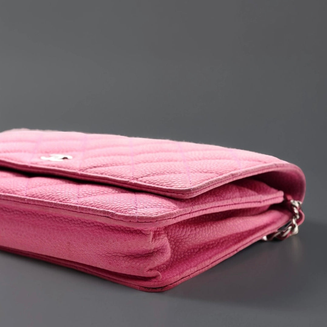 Iridescent Caviar Quilted Wallet on Chain WOC Pink