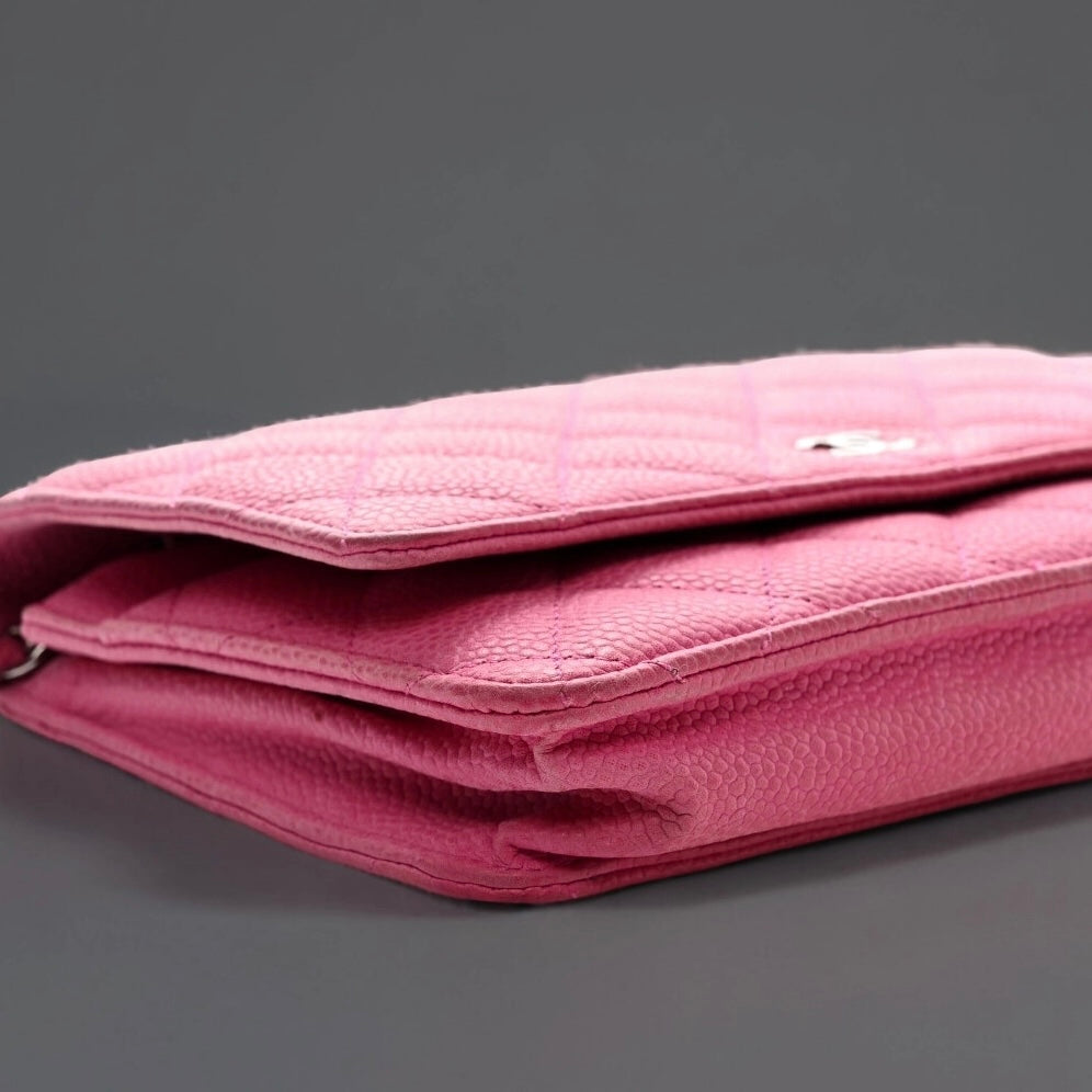 Iridescent Caviar Quilted Wallet on Chain WOC Pink