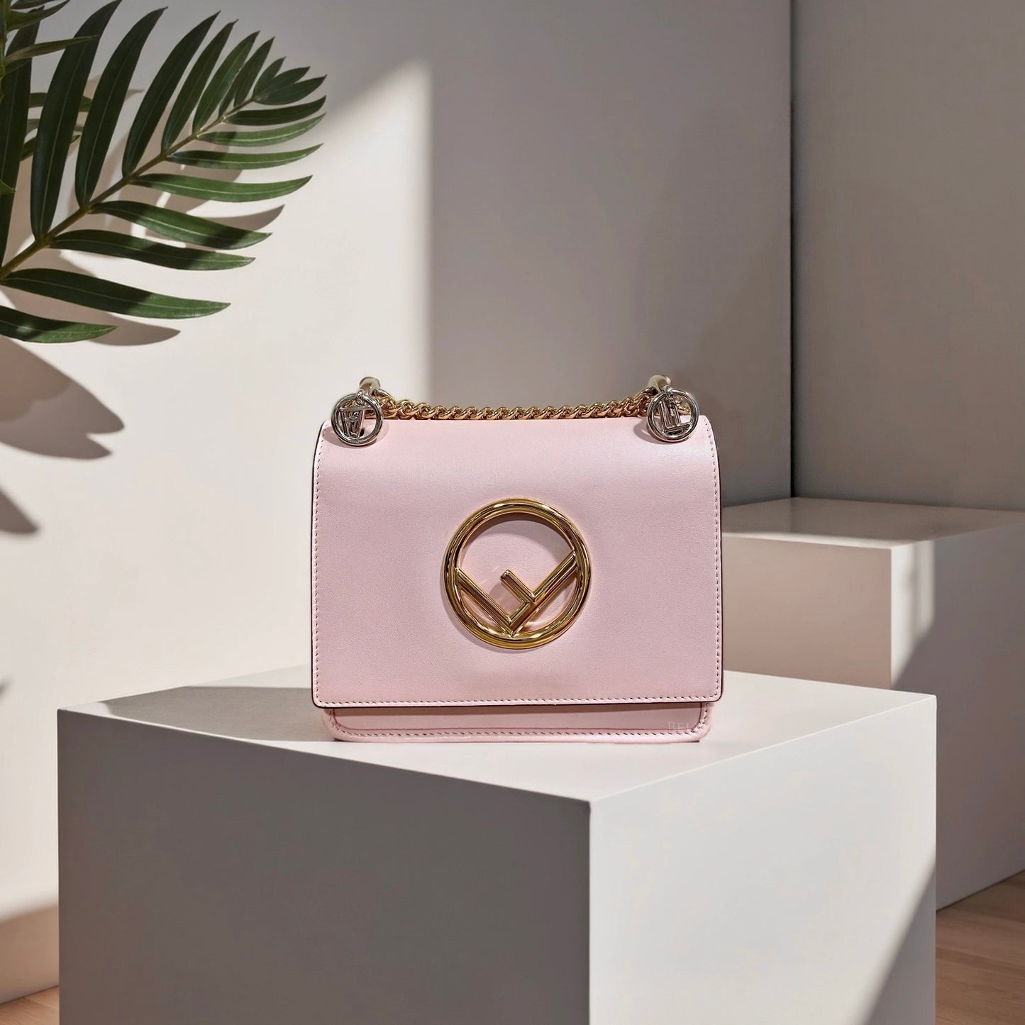 Vitello Century Opaco F is Fendi Kan I Shoulder Bag Baby Pink