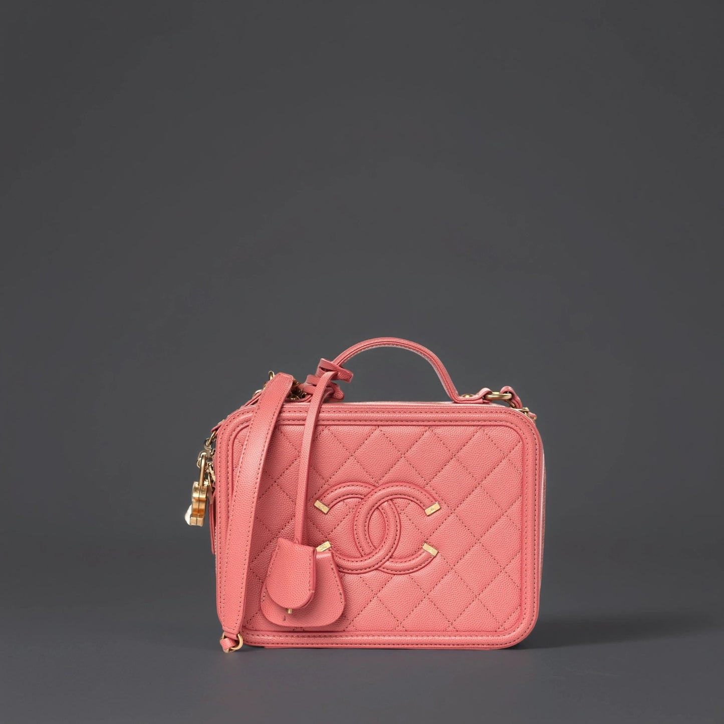 Caviar Quilted Medium CC Filigree Vanity Case Pink