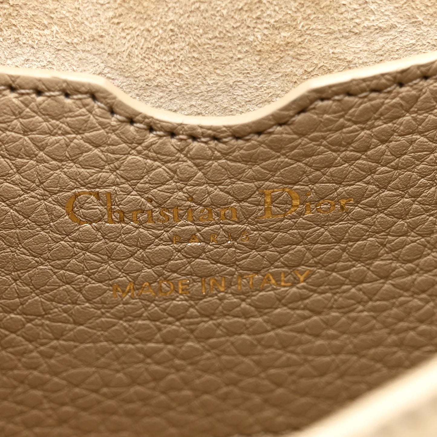 Grained Calfskin Medium Bobby Flap Corda