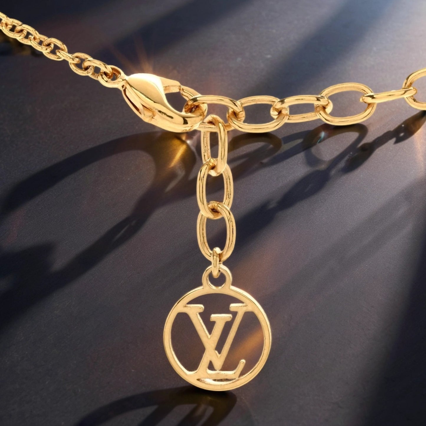 Metal Pochette Coussin Chain Strap Gold