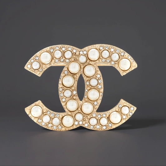 Metal Crystal Graduated Pearl CC Brooch Gold