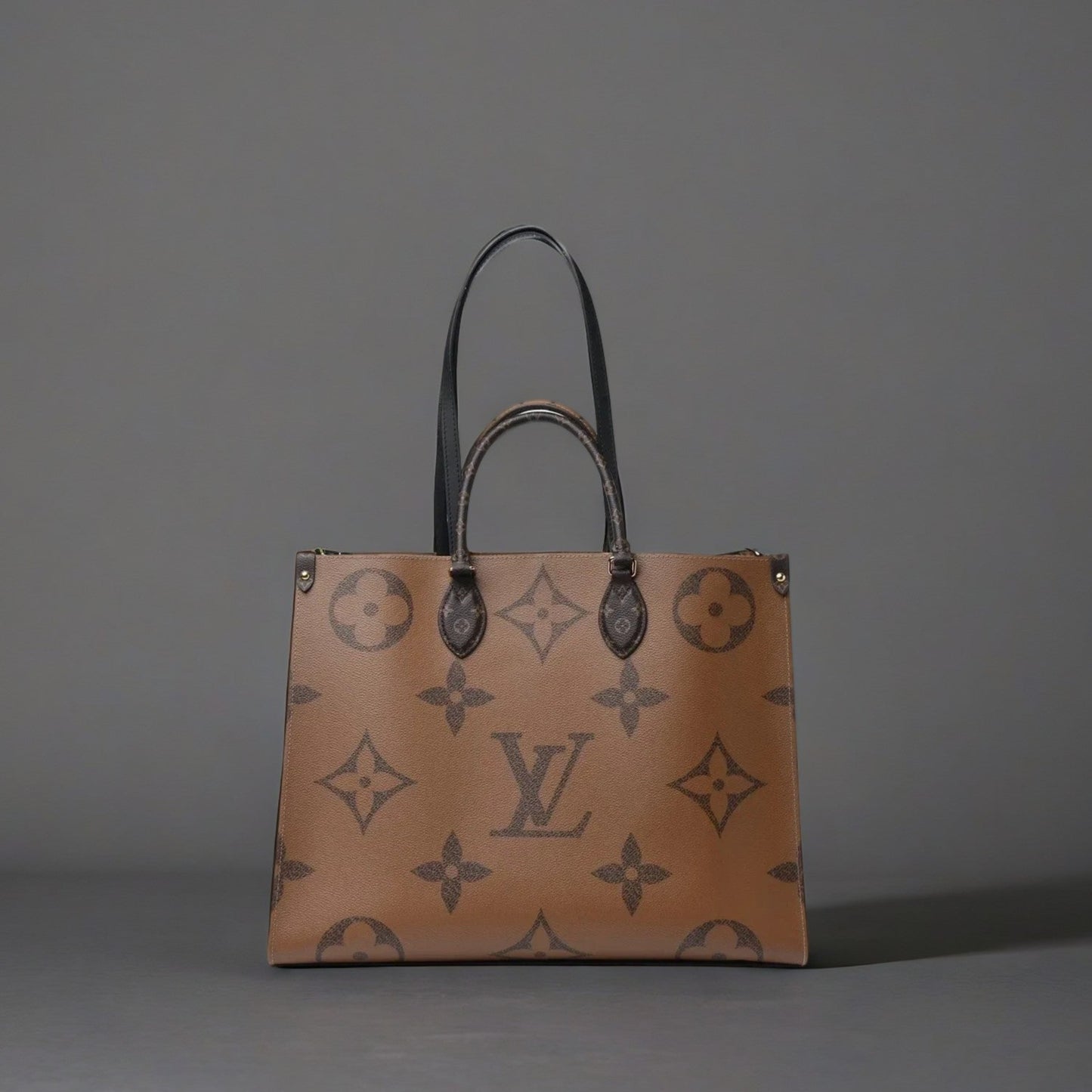 Reverse Monogram Giant Onthego GM