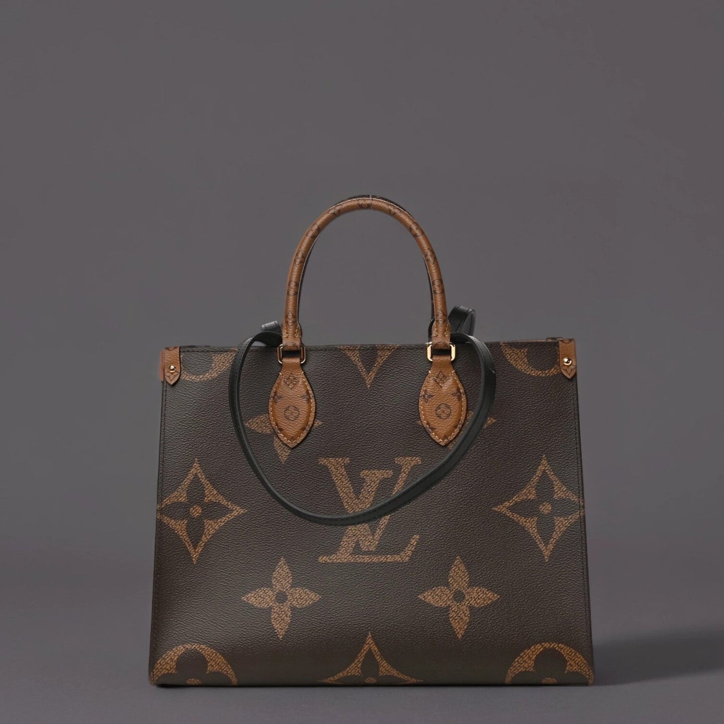 Reverse Monogram Giant Onthego MM