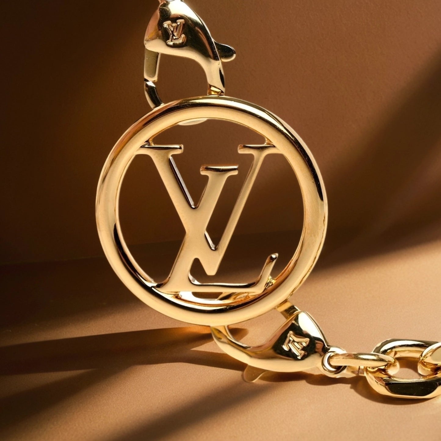 Metal Pochette Coussin Chain Strap Gold