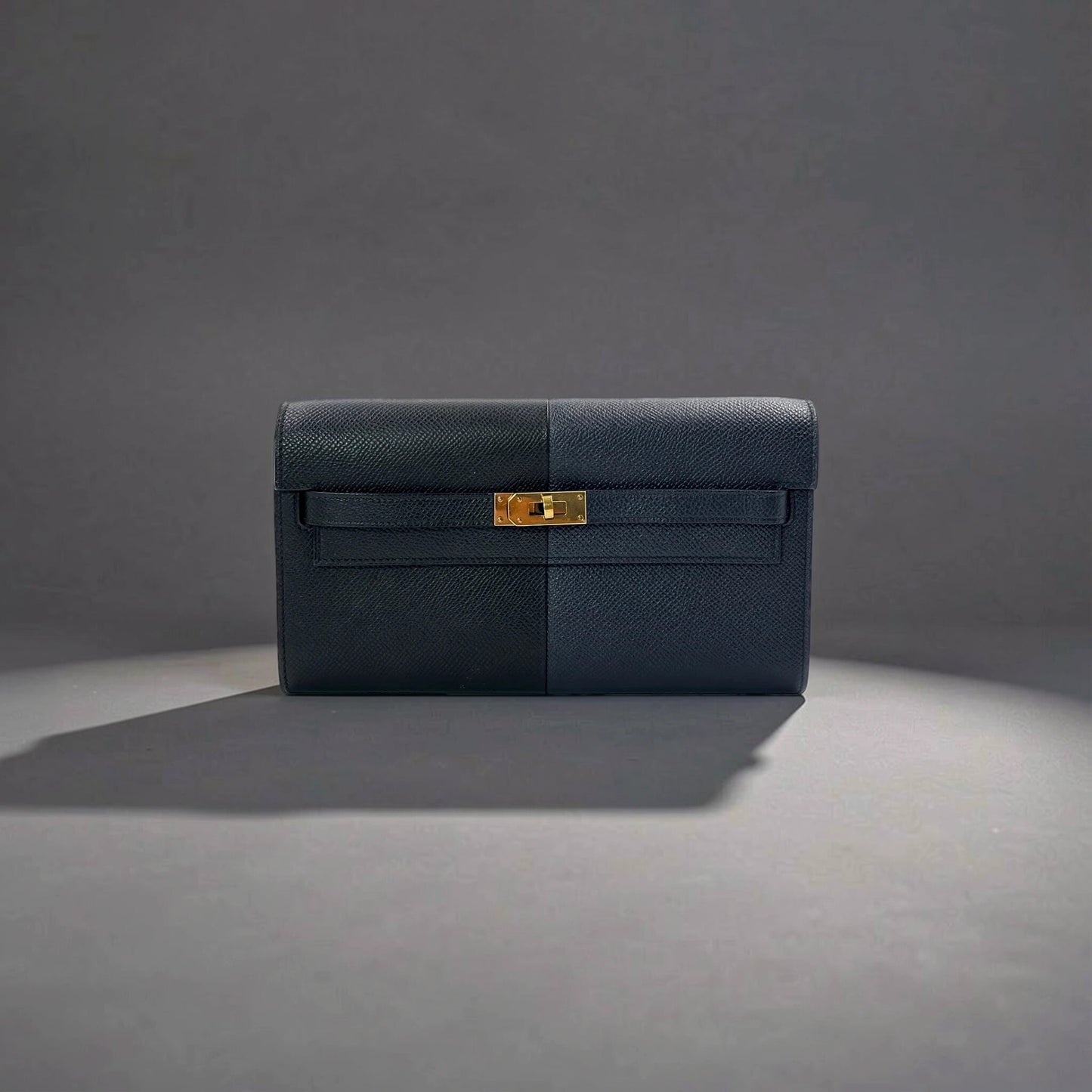 Epsom Kelly To Go Wallet Bag Bleu Indigo/Noir/Bleu Frida
