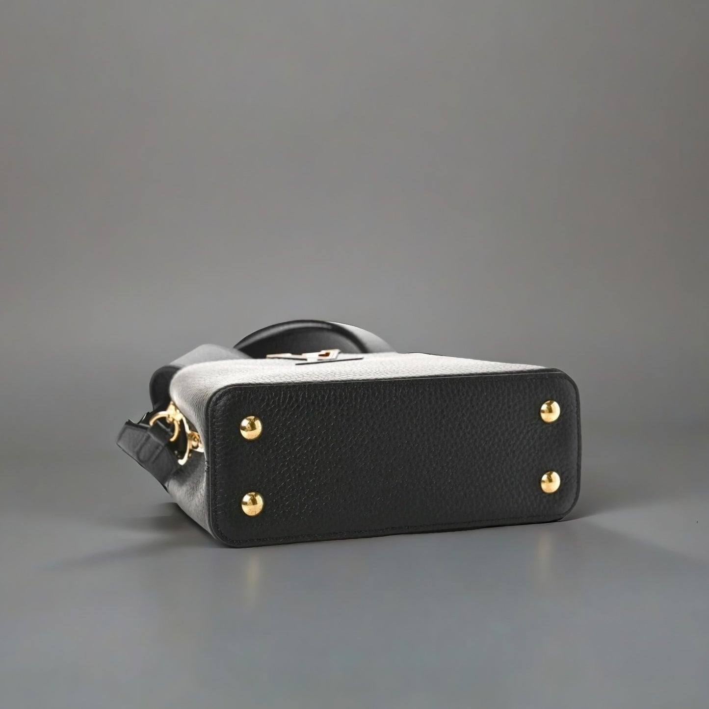 Taurillon Capucines Mini Black