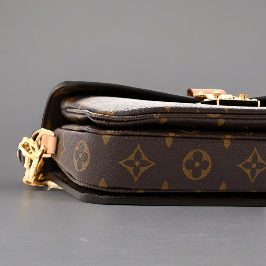 Monogram Pochette Metis East West