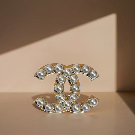 Pearl CC Brooch Gold