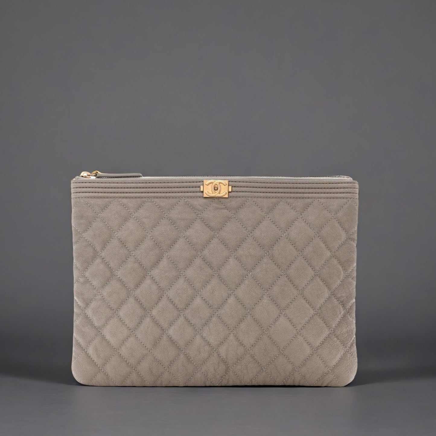 Caviar Quilted Medium Boy Cosmetic Case Grey