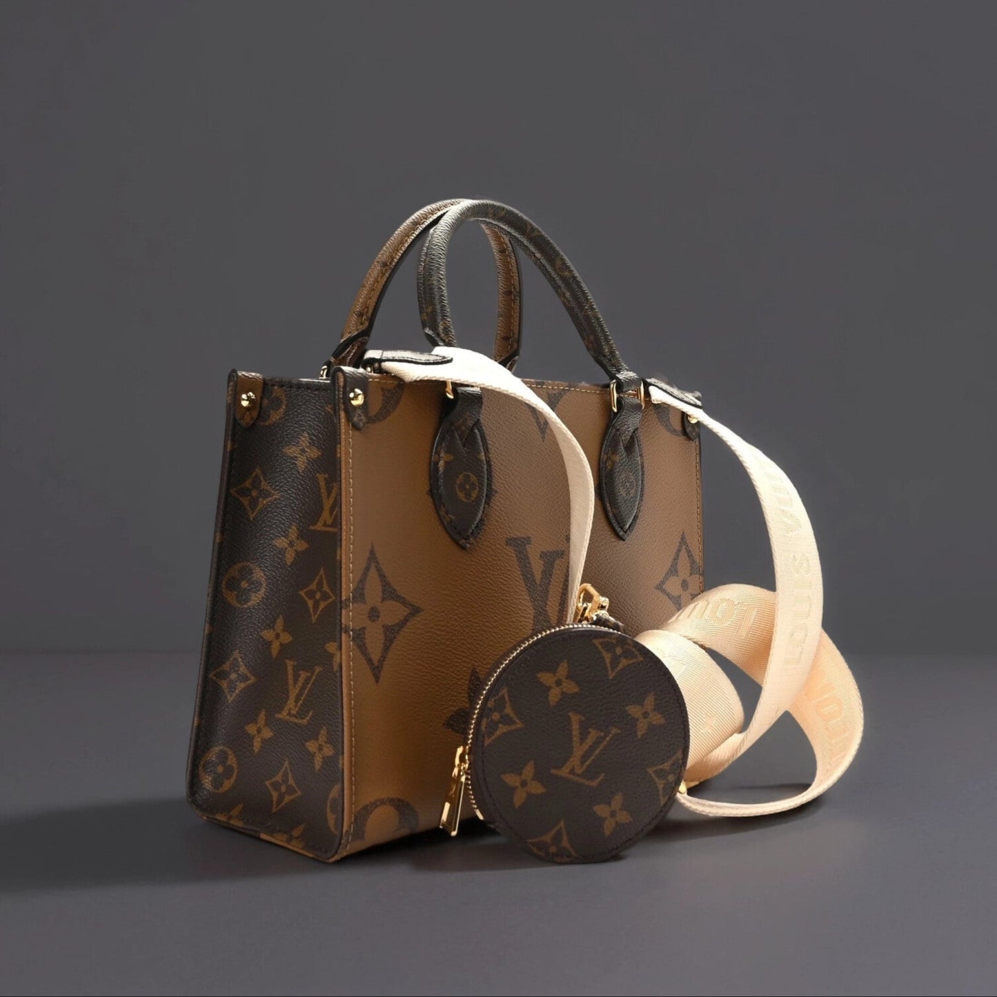 Reverse Monogram Giant Onthego PM