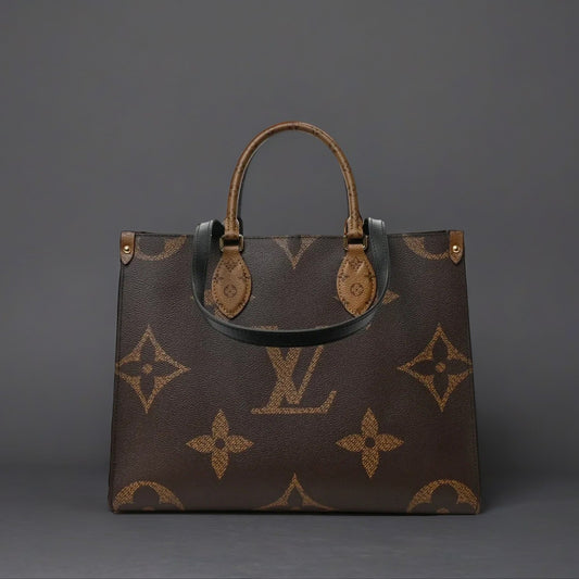Reverse Monogram Giant Onthego MM