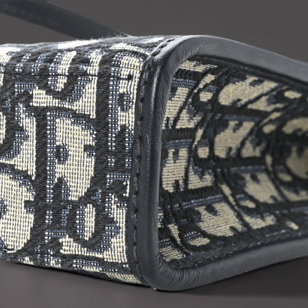 Oblique 30 Montaigne Pouch Blue