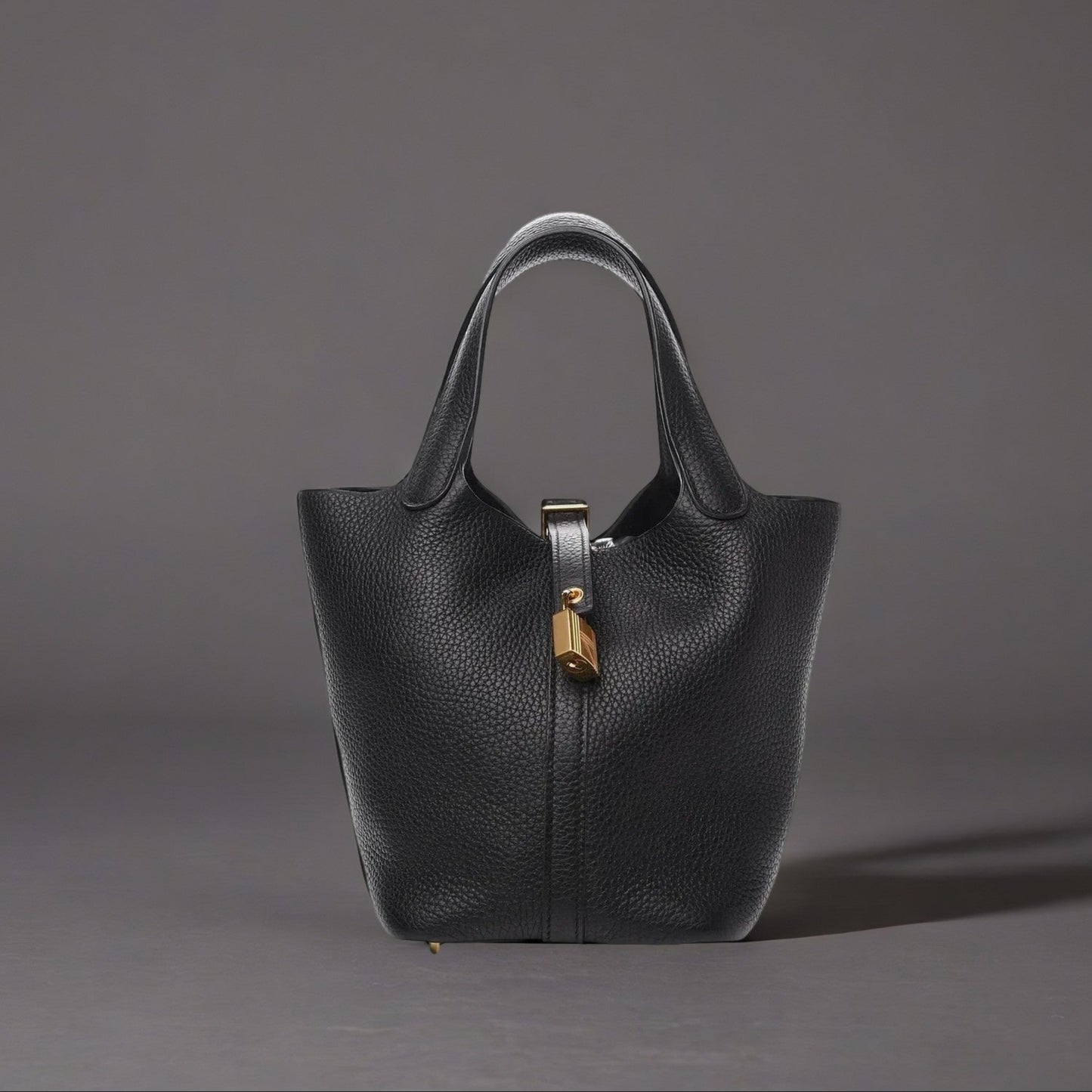 Taurillon Clemence Picotin Lock 18 PM Black