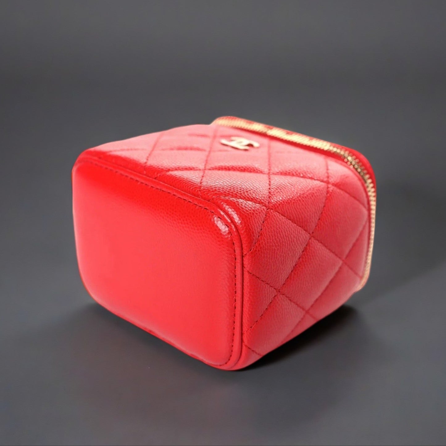 Caviar Quilted Mini Vanity Case With Chain Red