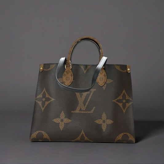 Reverse Monogram Giant Onthego MM