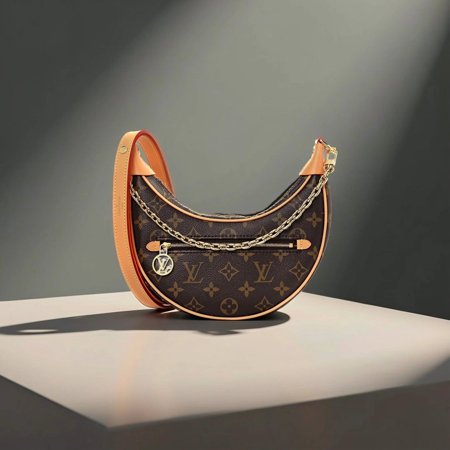 Monogram Loop