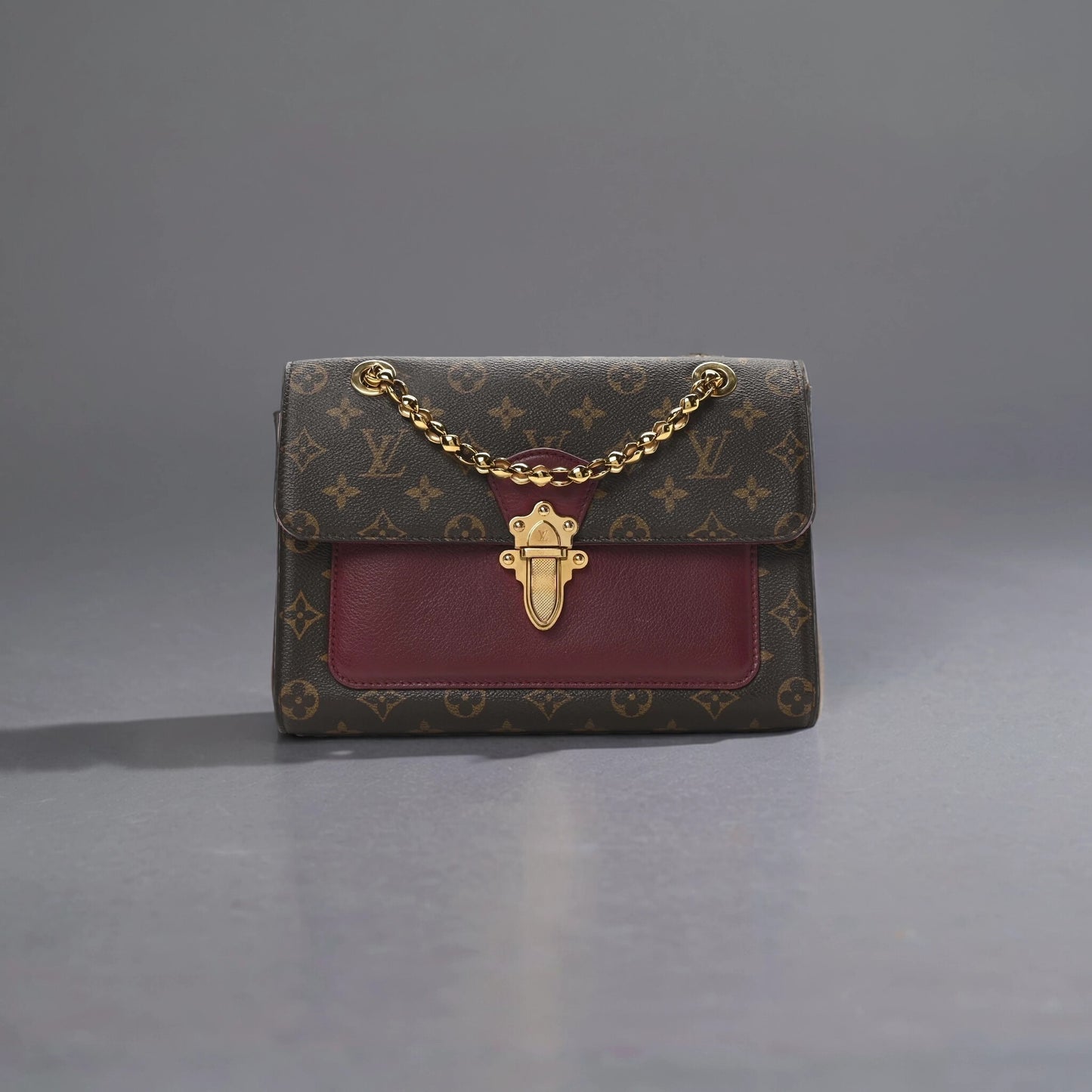 Monogram Victoire Raisin