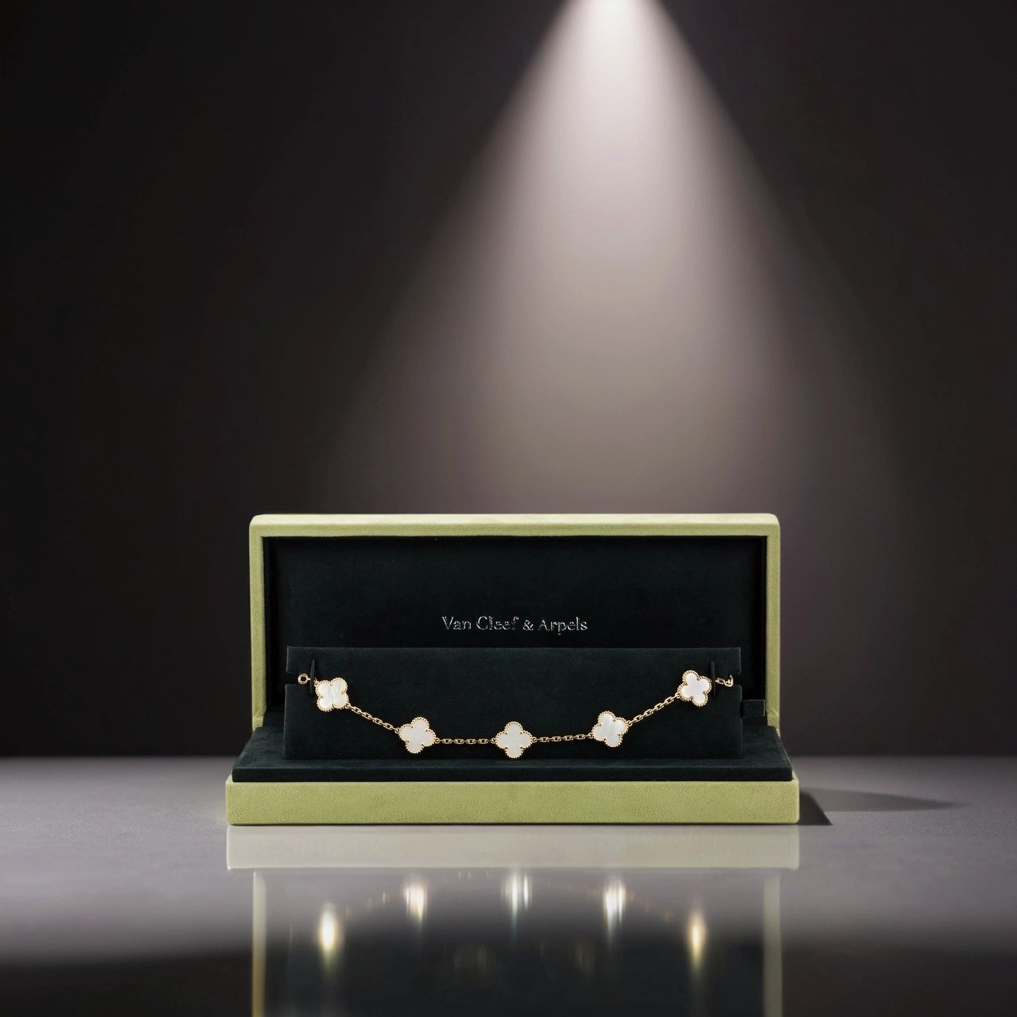 18K Yellow Gold Mother of Pearl 5 Motifs Vintage Alhambra Bracelet