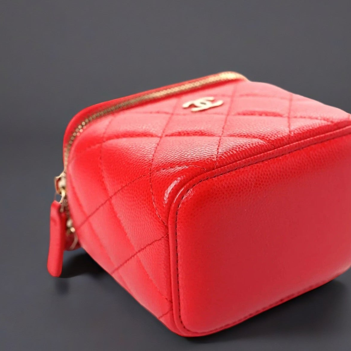 Caviar Quilted Mini Vanity Case With Chain Red