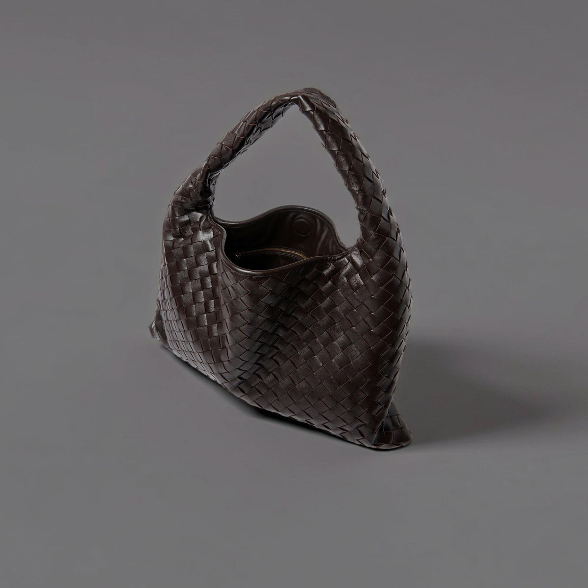 Calfskin Intrecciato Small Hop Fondant